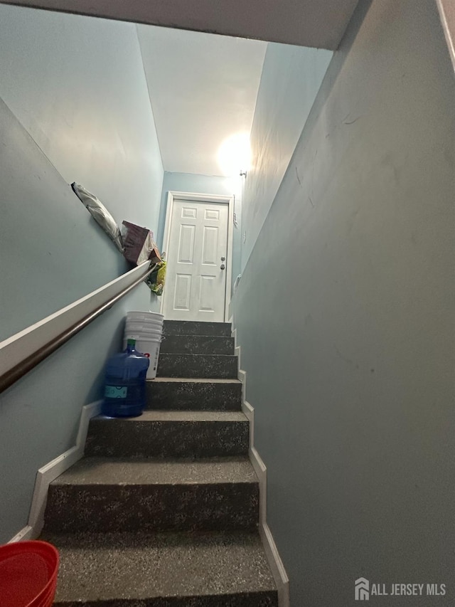 4 Fitzsimmons Ave, Middlesex, NJ 08846 - stairway with baseboards