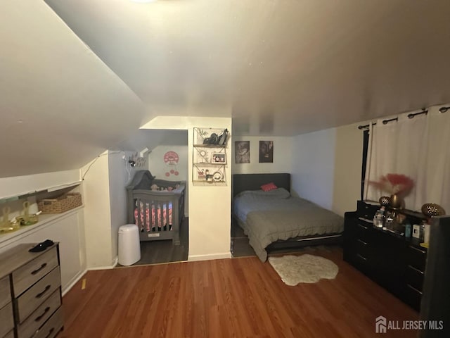 4 Fitzsimmons Ave, Middlesex, NJ 08846 - bedroom featuring wood finished floors and lofted ceiling