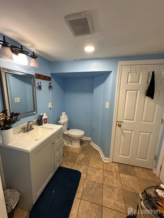 4 Fitzsimmons Ave, Middlesex, NJ 08846 - bathroom featuring vanity and recessed lighting