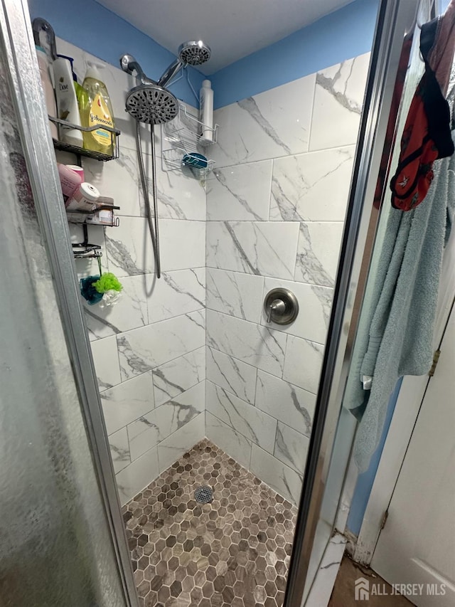 4 Fitzsimmons Ave, Middlesex, NJ 08846 - bathroom with a stall shower