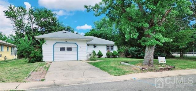 ranch-style house with a front lawn