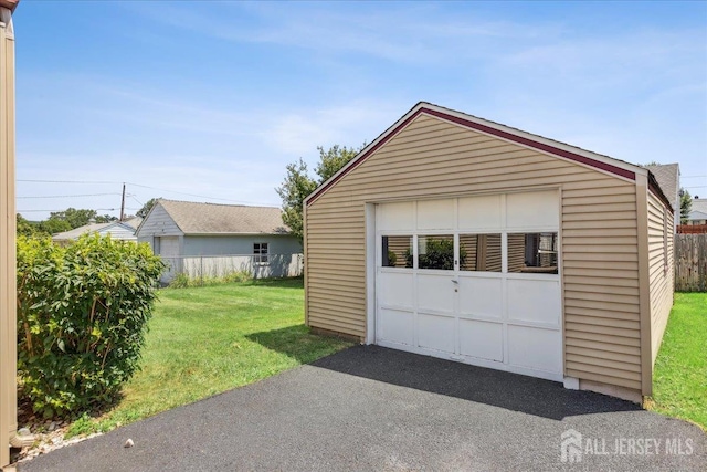 78 Bernard St, Carteret, NJ 07008 - detached garage with driveway