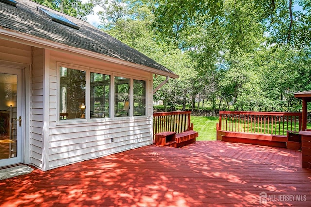 9 NW Fielding Pl, Edison, NJ 08820 - view of wooden deck