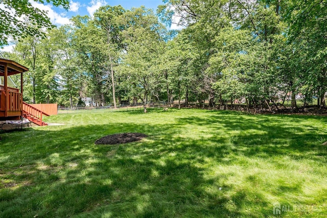 9 NW Fielding Pl, Edison, NJ 08820 - view of green lawn with view of scattered trees