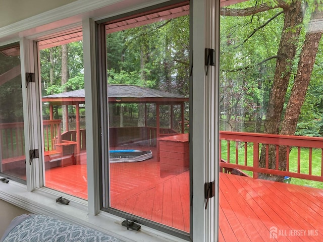 9 NW Fielding Pl, Edison, NJ 08820 - entryway featuring crown molding