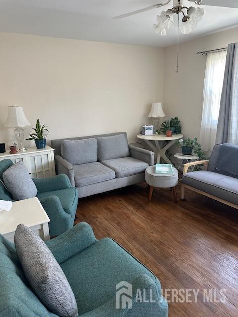 68 Suydam Ave, Edison, NJ 08817 - living area with wood finished floors and ceiling fan