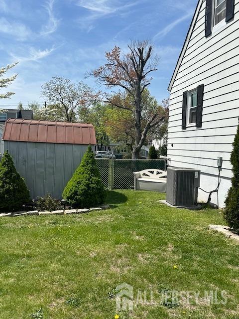 68 Suydam Ave, Edison, NJ 08817 - view of yard with a shed