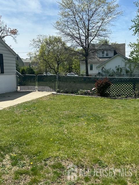 68 Suydam Ave, Edison, NJ 08817 - view of yard