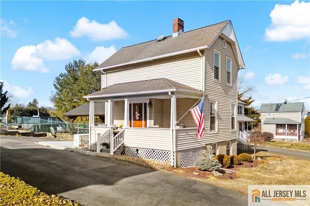 view of front of house featuring covered porch