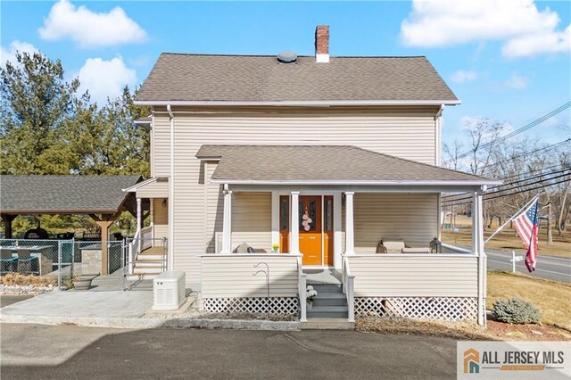 view of front of home featuring covered porch