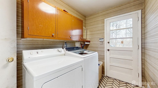 4 Whitewood Rd, Edison, NJ 08820 - laundry area with cabinet space, wallpapered walls, and washing machine and dryer