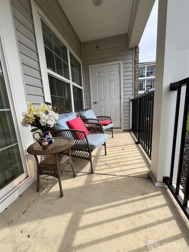 812 Stiller Ln, Monroe, NJ 08831 - view of covered porch
