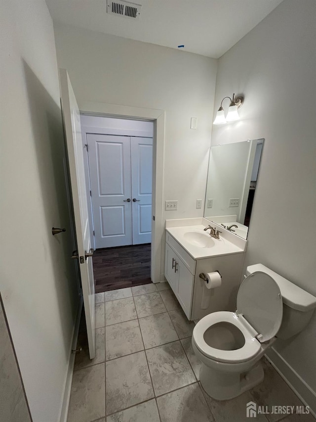 812 Stiller Ln, Monroe, NJ 08831 - bathroom with toilet and vanity