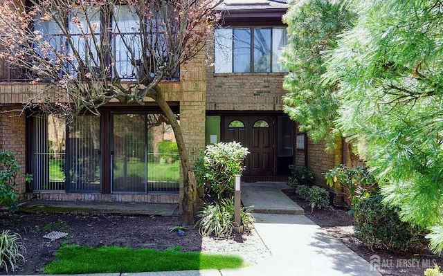 320 Willowbrook Dr, North Brunswick, NJ 08902 - entrance to property with brick siding
