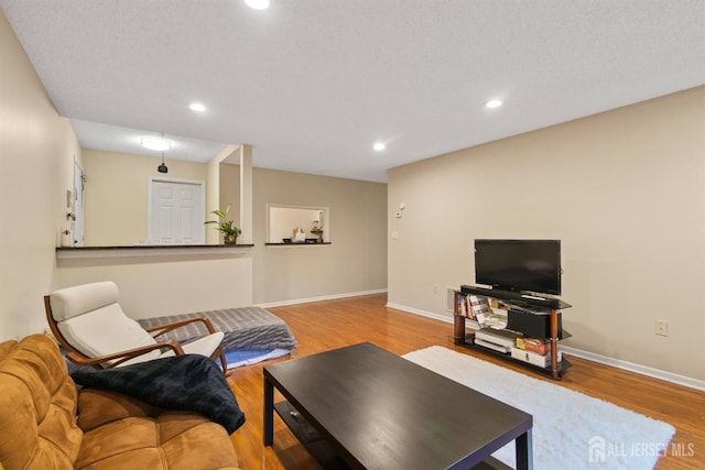 320 Willowbrook Dr, North Brunswick, NJ 08902 - living room featuring wood finished floors and recessed lighting