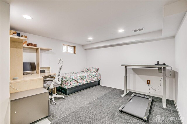 bedroom featuring carpet floors, visible vents, and recessed lighting