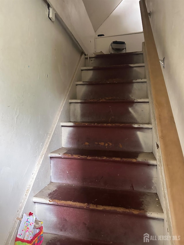290 Redmond St, New Brunswick, NJ 08901 - view of stairs