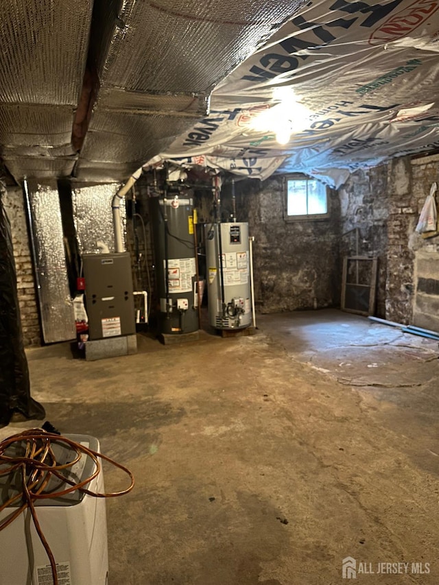290 Redmond St, New Brunswick, NJ 08901 - basement featuring water heater