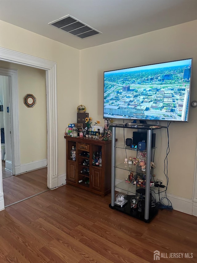 290 Redmond St, New Brunswick, NJ 08901 - detailed view of wood finished floors and baseboards
