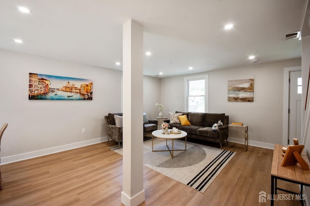 304 Chestnut Pl, Piscataway, NJ 08854 - photo 4