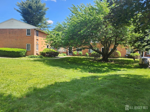 138 The Orchards Unit C, East Windsor, NJ 08512 - view of grassy yard
