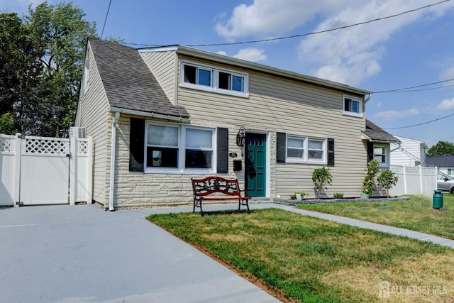 58 Willow St, Carteret, NJ 07008 - photo 1