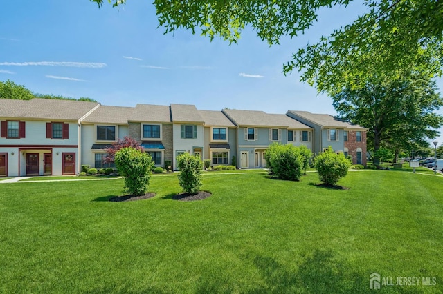 151 Wyndham Pl, Robbinsville, NJ 08691 - view of front of home featuring a front yard and a residential view