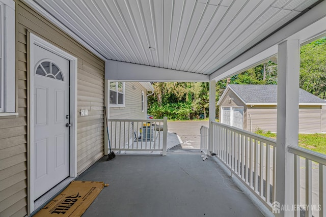 790 Ridge Rd, South Brunswick, NJ 08852 - covered porch with an outdoor structure