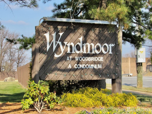 view of community / neighborhood sign