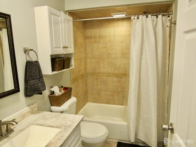 1029 Cricket Ln, Woodbridge Proper, NJ 07095 - bathroom featuring vanity, toilet, and shower / bath combo with shower curtain