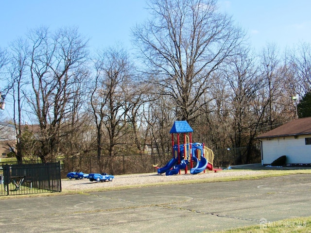 1029 Cricket Ln, Woodbridge Proper, NJ 07095 - view of community jungle gym