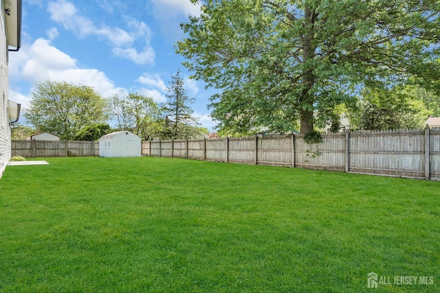 18 Heritage Dr, Edison, NJ 08820 - view of yard