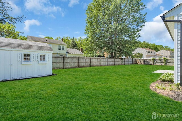 18 Heritage Dr, Edison, NJ 08820 - view of yard