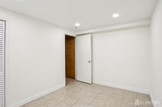 306 Holly Dr, Perth Amboy, NJ 08861 - photo 32