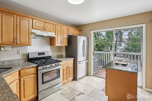 306 Holly Dr, Perth Amboy, NJ 08861 - photo 16