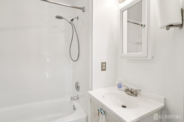 306 Holly Dr, Perth Amboy, NJ 08861 - photo 24