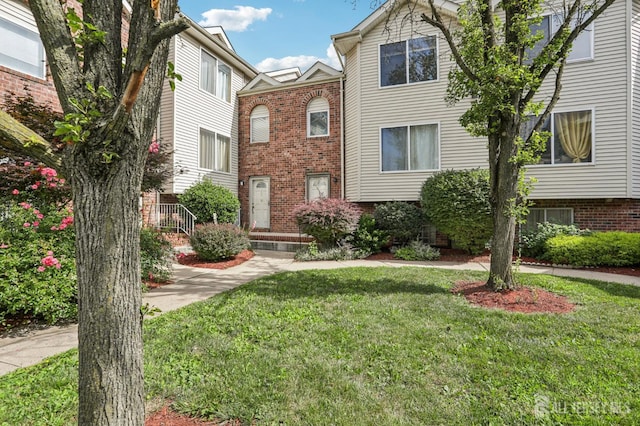 306 Holly Dr, Perth Amboy, NJ 08861 - photo 2