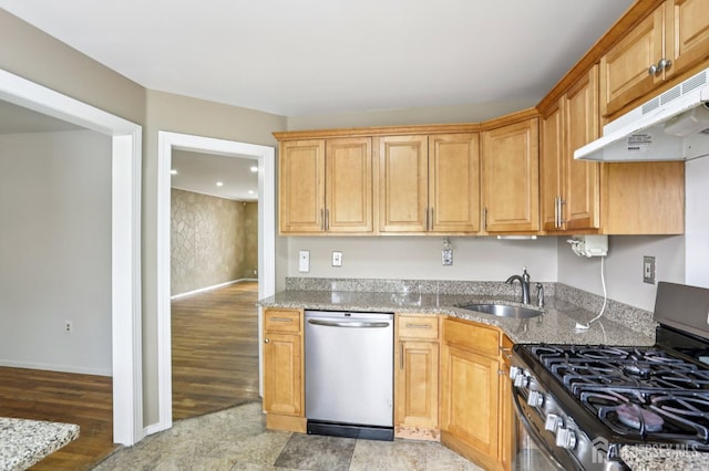 306 Holly Dr, Perth Amboy, NJ 08861 - photo 14