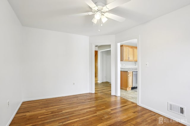 306 Holly Dr, Perth Amboy, NJ 08861 - photo 13