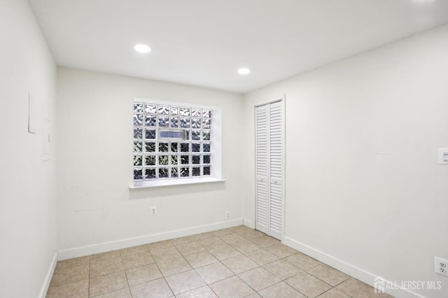 306 Holly Dr, Perth Amboy, NJ 08861 - photo 34