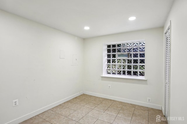 306 Holly Dr, Perth Amboy, NJ 08861 - photo 33