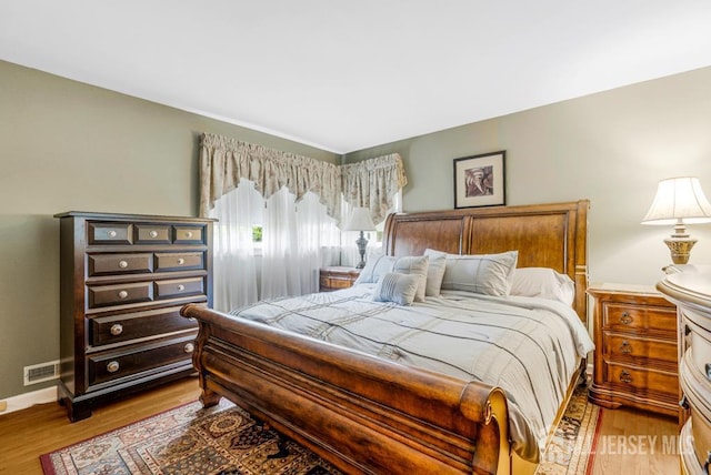 1010 Dorn Ave, Middlesex, NJ 08846 - bedroom featuring wood finished floors and baseboards