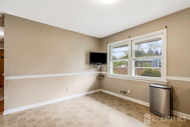 1010 Dorn Ave, Middlesex, NJ 08846 - spare room featuring baseboards