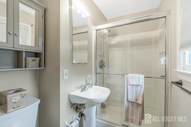 1010 Dorn Ave, Middlesex, NJ 08846 - bathroom with toilet and a shower stall