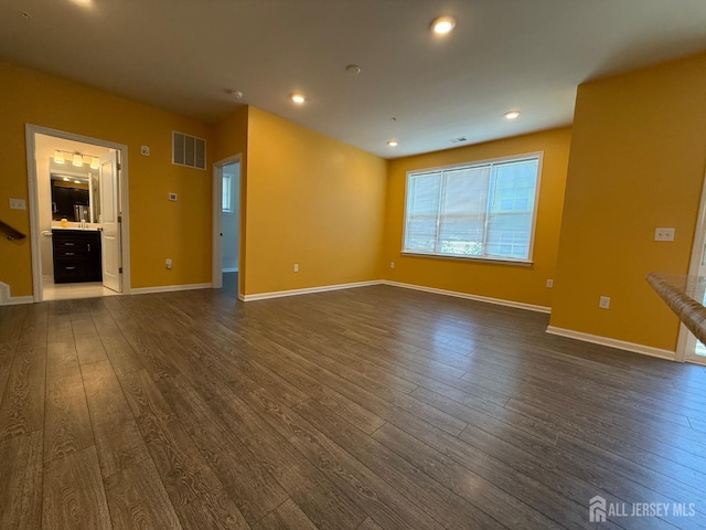 307 Dickson Ct, Highland Park, NJ 08904 - photo 6