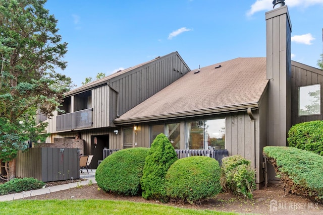 438 Westgate Dr, Edison, NJ 08820 - photo 1