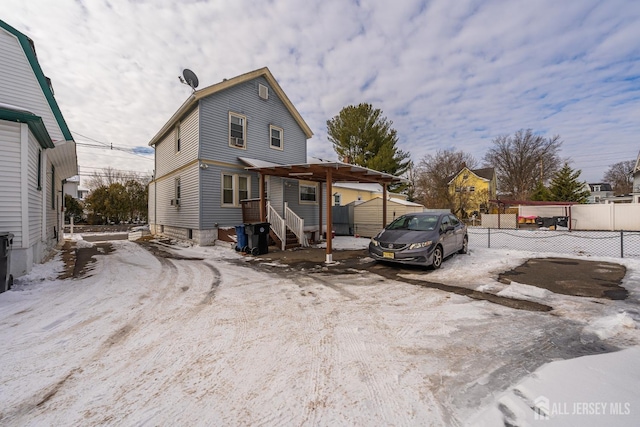 view of front property