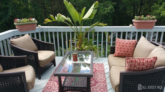 balcony featuring an outdoor hangout area