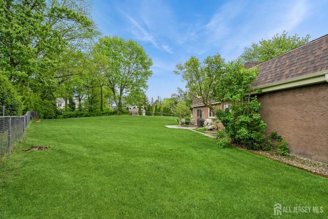 8 Appletree Ln, East Brunswick, NJ 08816 - view of yard with a patio