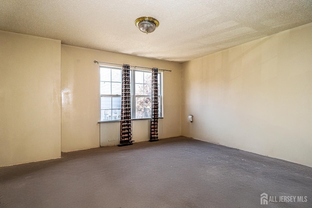 313 Prestwick Way, Edison, NJ 08820 - unfurnished room featuring a textured ceiling